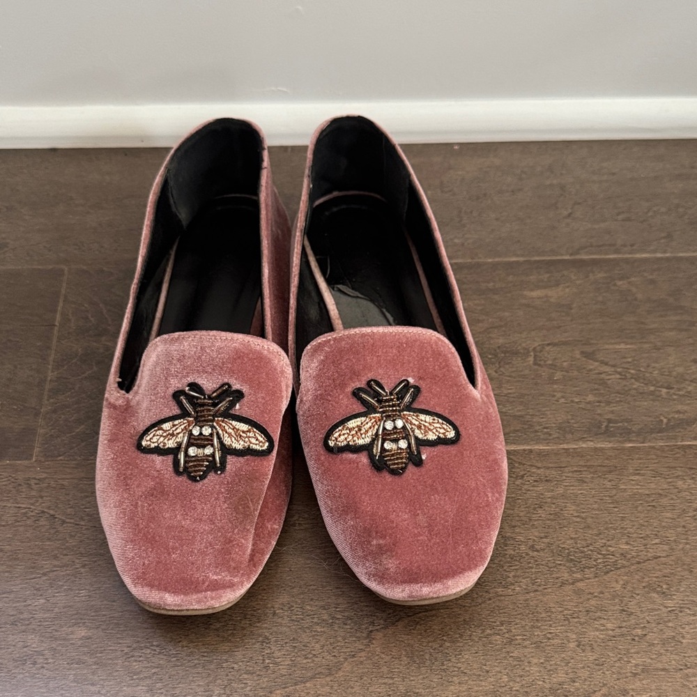 Qupid Mauve Pink Velvet Bee Embroidered Smoking Loafers Flats 3/$30